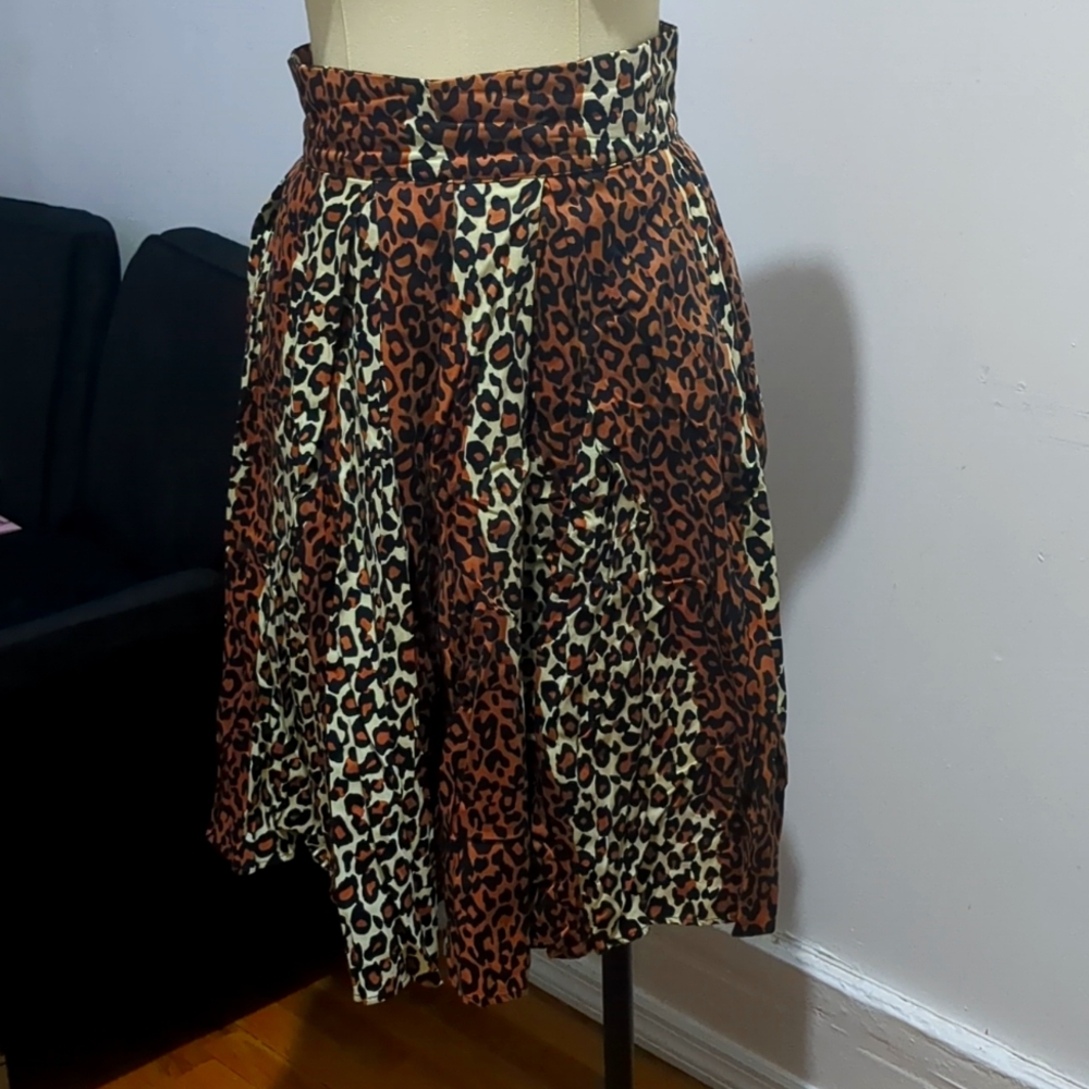 Deadly Dames leopard print skirt Sz Large